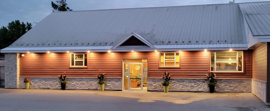 Photo (2021): Grant's Bakery Store Entrance, 51 rue Roosevelt, Huntingdon, QC (courtesy of W.Helm)